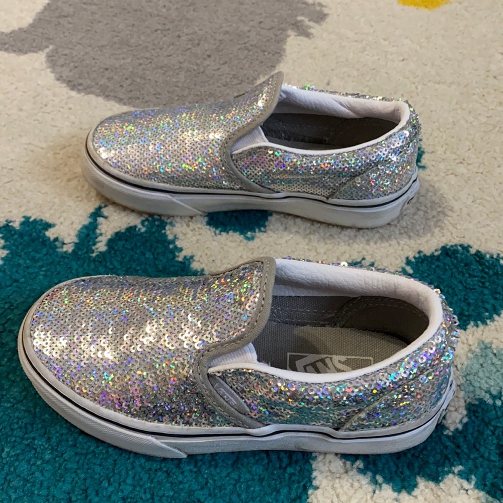 Vans - Picture 2 of 5